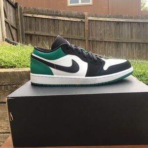 🔑Jordan 1 Low Mystic Green Size 10
